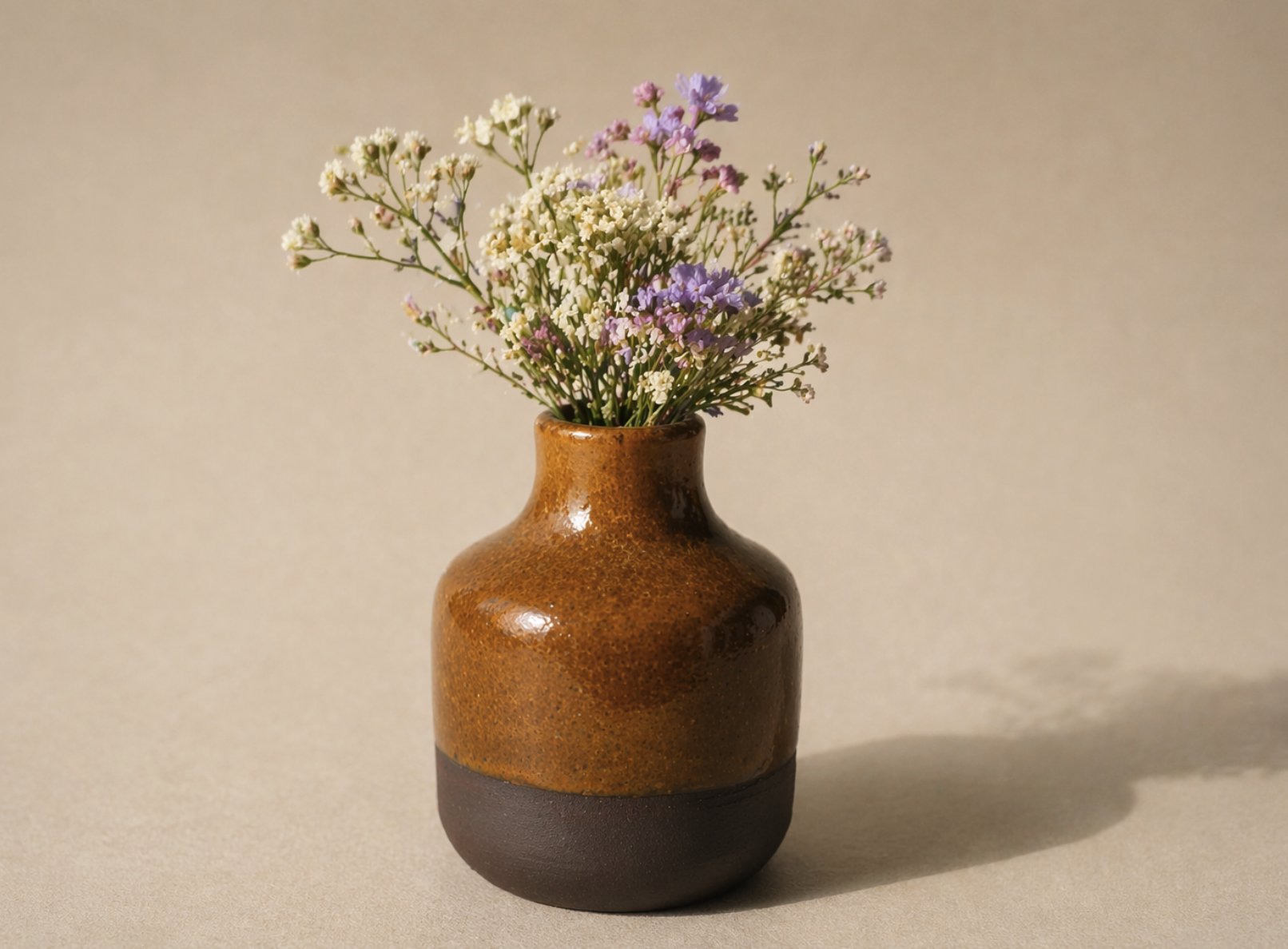 Tiny vases — Cream
